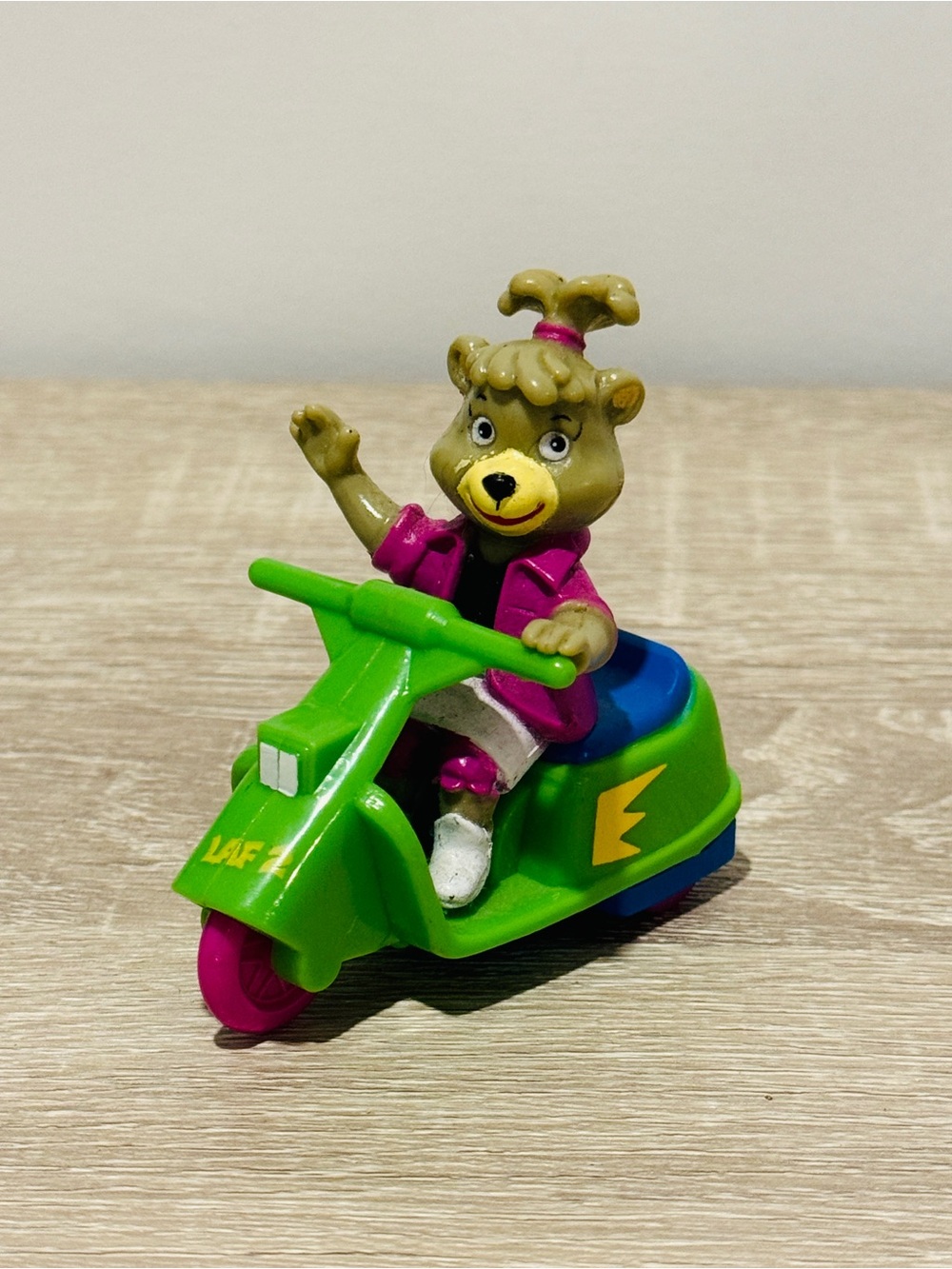 Vintage 1991 Yo Yogi! Cindy Bear Scooter PVC Figure Hanna Barbera Toy